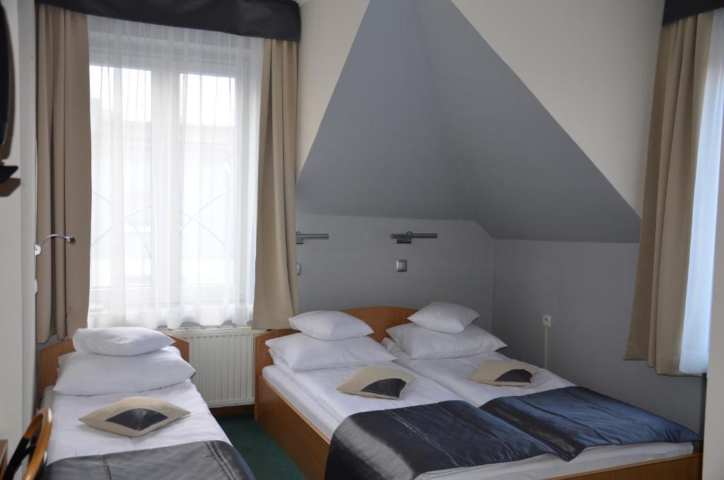 Hotel U Michalika Pština Pokoj fotografie